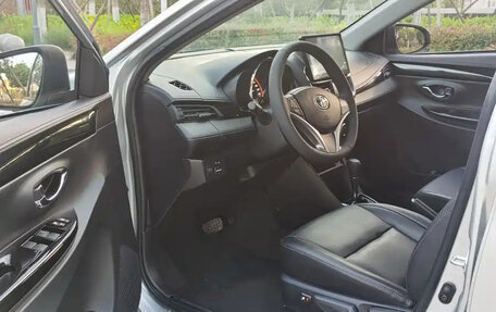 Toyota Yaris XP150 рестайлинг, 2022 год, 1 398 000 рублей, 7 фотография