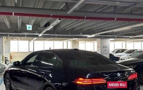 BMW 5 серия, 2024 год, 6 100 000 рублей, 4 фотография