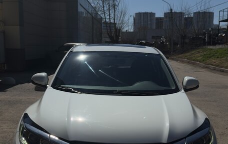 Honda Vezel, 2022 год, 1 420 000 рублей, 2 фотография