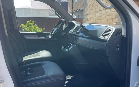 Volkswagen Multivan T6 рестайлинг, 2017 год, 4 550 000 рублей, 7 фотография