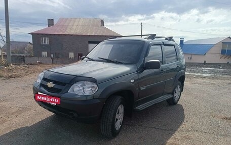 Chevrolet Niva I рестайлинг, 2013 год, 579 000 рублей, 2 фотография