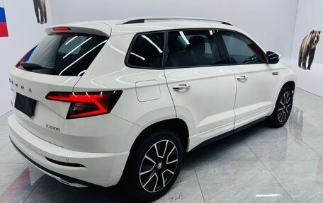 Skoda Karoq I, 2022 год, 2 050 000 рублей, 6 фотография
