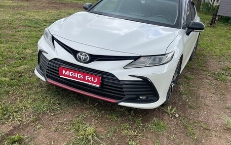 Toyota Camry, 2021 год, 3 300 000 рублей, 1 фотография
