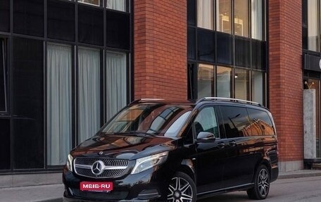 Mercedes-Benz V-Класс, 2017 год, 4 290 000 рублей, 1 фотография