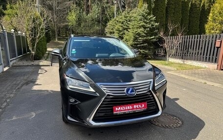Lexus RX IV рестайлинг, 2018 год, 4 000 000 рублей, 1 фотография
