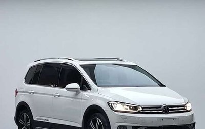 Volkswagen Touran III, 2022 год, 1 800 018 рублей, 1 фотография