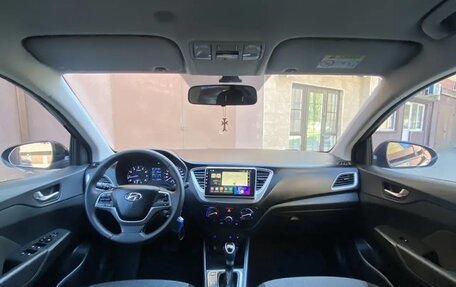 Hyundai Solaris II рестайлинг, 2018 год, 1 180 000 рублей, 9 фотография