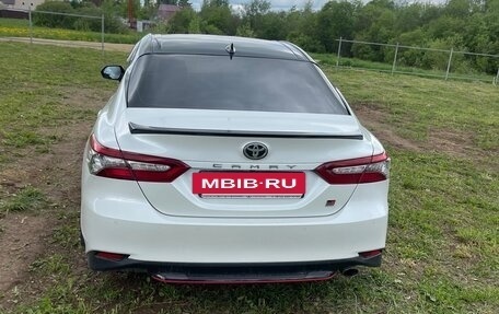 Toyota Camry, 2021 год, 3 300 000 рублей, 3 фотография