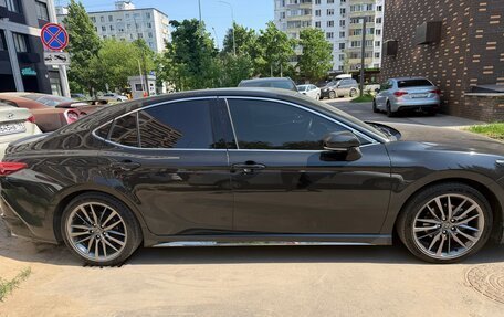Toyota Camry, 2024 год, 3 950 000 рублей, 2 фотография