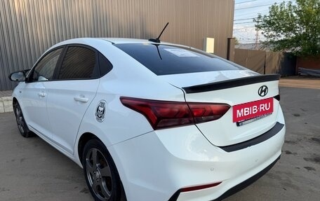 Hyundai Solaris II рестайлинг, 2017 год, 1 200 000 рублей, 4 фотография