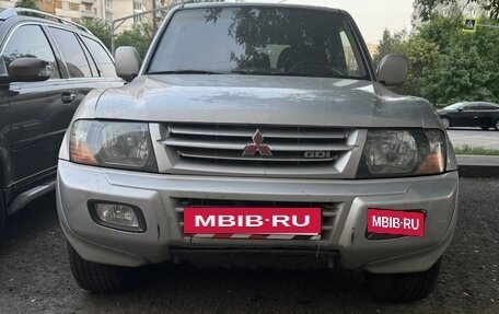 Mitsubishi Pajero III рестайлинг, 2000 год, 800 000 рублей, 2 фотография