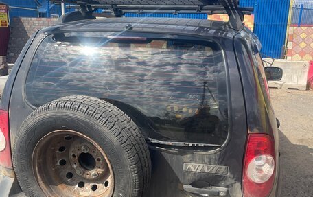 Chevrolet Niva I рестайлинг, 2012 год, 615 000 рублей, 4 фотография
