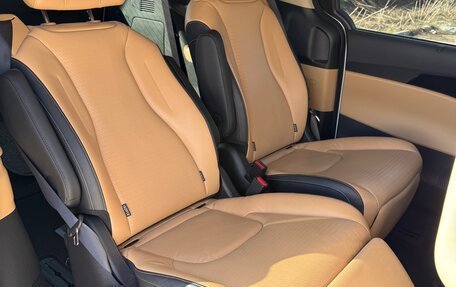 KIA Carnival, 2020 год, 4 150 000 рублей, 19 фотография
