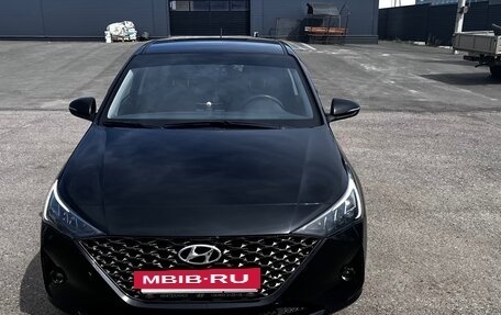 Hyundai Solaris II рестайлинг, 2021 год, 1 950 000 рублей, 4 фотография