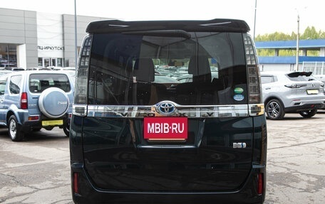 Toyota Voxy III, 2014 год, 1 749 000 рублей, 8 фотография