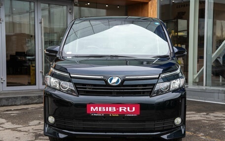 Toyota Voxy III, 2014 год, 1 749 000 рублей, 4 фотография