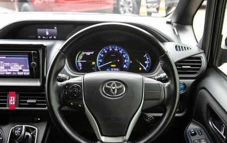Toyota Voxy III, 2014 год, 1 749 000 рублей, 17 фотография