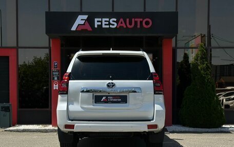 Toyota Land Cruiser Prado 150 рестайлинг 2, 2018 год, 4 700 000 рублей, 5 фотография