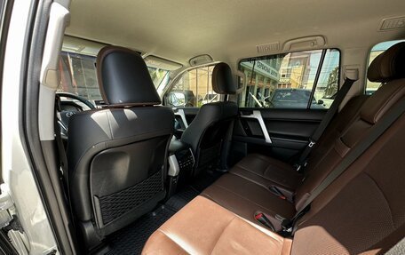 Toyota Land Cruiser Prado 150 рестайлинг 2, 2018 год, 4 700 000 рублей, 23 фотография