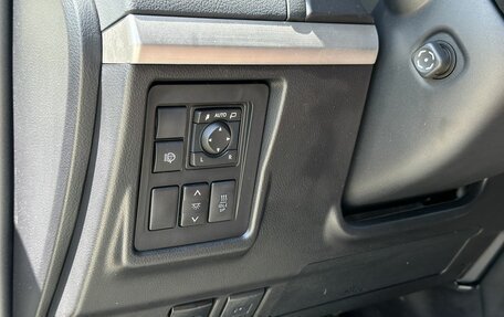Toyota Land Cruiser Prado 150 рестайлинг 2, 2018 год, 4 700 000 рублей, 13 фотография