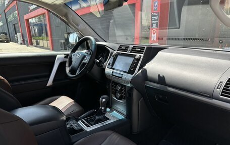 Toyota Land Cruiser Prado 150 рестайлинг 2, 2018 год, 4 700 000 рублей, 19 фотография