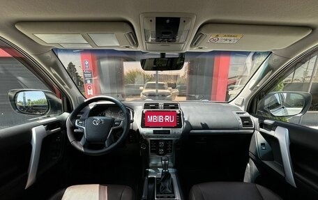 Toyota Land Cruiser Prado 150 рестайлинг 2, 2018 год, 4 700 000 рублей, 15 фотография