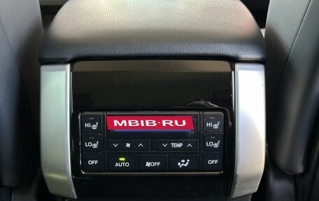 Toyota Land Cruiser Prado 150 рестайлинг 2, 2018 год, 4 700 000 рублей, 24 фотография