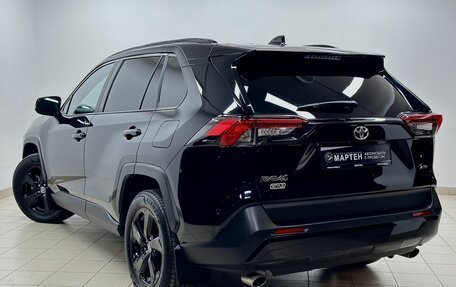 Toyota RAV4, 2021 год, 4 400 000 рублей, 4 фотография
