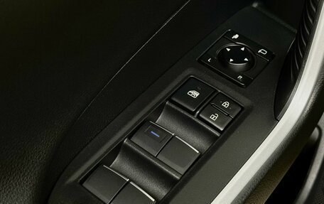 Toyota RAV4, 2021 год, 4 400 000 рублей, 17 фотография