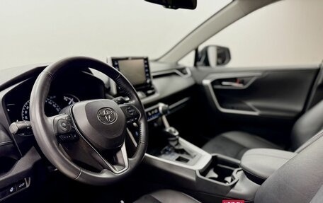 Toyota RAV4, 2021 год, 4 400 000 рублей, 11 фотография