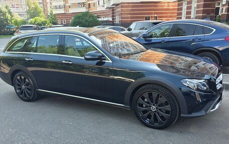 Mercedes-Benz E-Класс, 2017 год, 2 950 000 рублей, 2 фотография