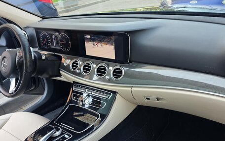 Mercedes-Benz E-Класс, 2017 год, 2 950 000 рублей, 19 фотография
