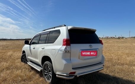 Toyota Land Cruiser Prado 150 рестайлинг 2, 2010 год, 2 430 000 рублей, 6 фотография