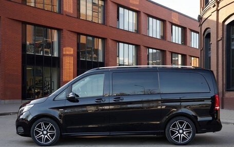Mercedes-Benz V-Класс, 2017 год, 4 290 000 рублей, 4 фотография