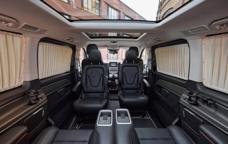 Mercedes-Benz V-Класс, 2017 год, 4 290 000 рублей, 16 фотография