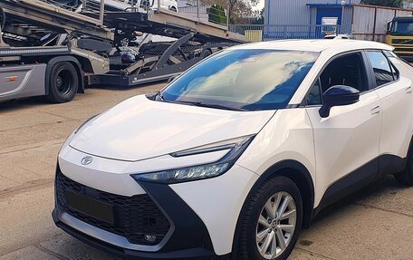 Toyota C-HR, 2023 год, 2 000 000 рублей, 4 фотография