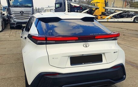 Toyota C-HR, 2023 год, 2 000 000 рублей, 7 фотография