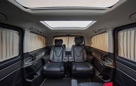 Mercedes-Benz V-Класс, 2017 год, 4 290 000 рублей, 20 фотография