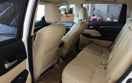 Toyota Highlander III, 2014 год, 2 890 000 рублей, 15 фотография