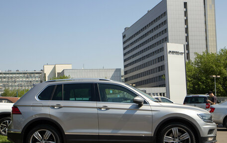 Volkswagen Tiguan II, 2018 год, 3 170 000 рублей, 3 фотография