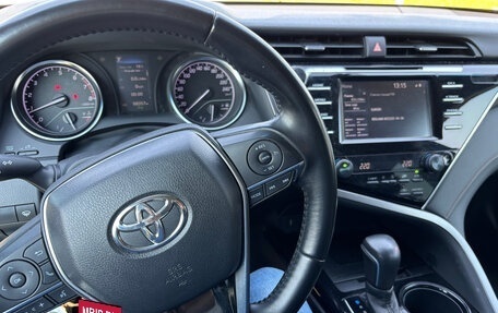 Toyota Camry, 2019 год, 2 900 000 рублей, 8 фотография