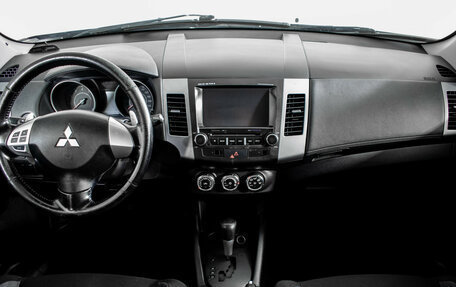 Mitsubishi Outlander III рестайлинг 3, 2010 год, 925 000 рублей, 10 фотография