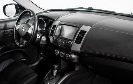 Mitsubishi Outlander III рестайлинг 3, 2010 год, 925 000 рублей, 11 фотография