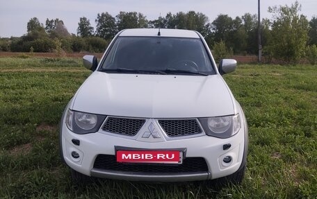 Mitsubishi L200 IV рестайлинг, 2012 год, 1 300 000 рублей, 1 фотография