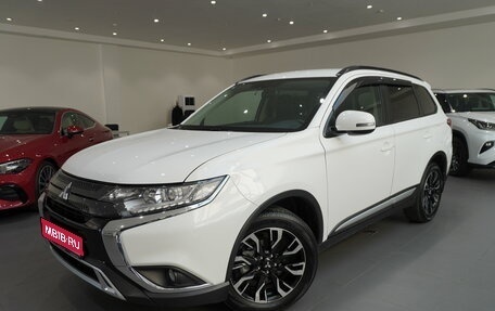 Mitsubishi Outlander III рестайлинг 3, 2021 год, 3 480 000 рублей, 1 фотография