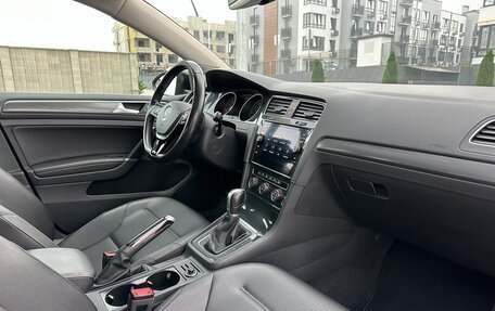 Volkswagen Golf VII, 2019 год, 1 900 000 рублей, 10 фотография