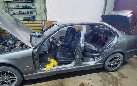 BMW 3 серия, 1995 год, 750 000 рублей, 27 фотография