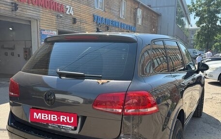 Volkswagen Touareg III, 2011 год, 1 350 000 рублей, 3 фотография