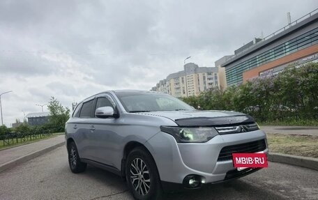 Mitsubishi Outlander III рестайлинг 3, 2013 год, 1 020 000 рублей, 3 фотография