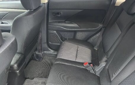 Mitsubishi Outlander III рестайлинг 3, 2013 год, 1 020 000 рублей, 13 фотография